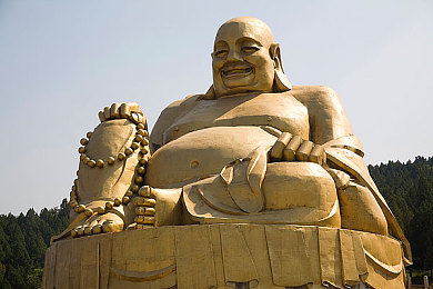 假期感触最深的一件事300字,街头糖果传递善意，温情满载假期时光