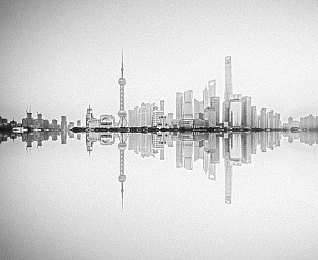 坤坤伸进英语老师的句号里,课堂趣事：学生巧用名字逗乐老师
