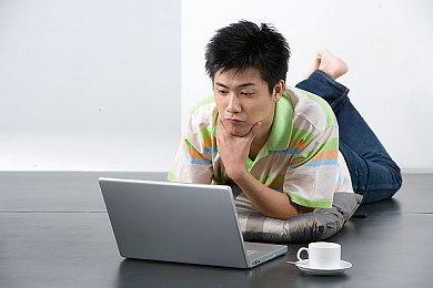 豪孔老师刘艳三部全集,教育奇才刘艳三部作品问世，助力学子全面发展
