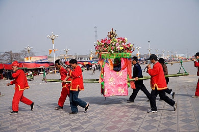 国产精品卡一卡2卡三卡4,科技金融新篇章，四款卡惊艳亮相-2