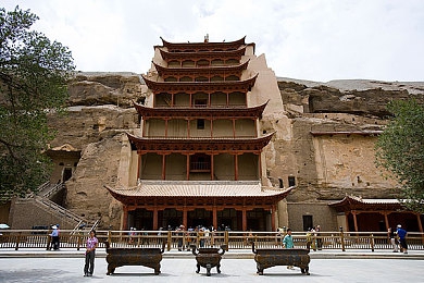 在厨房抱住岳丰满大屁股AV一区,岳父抱儿媳妇温馨瞬间，厨房成感情圣地-2