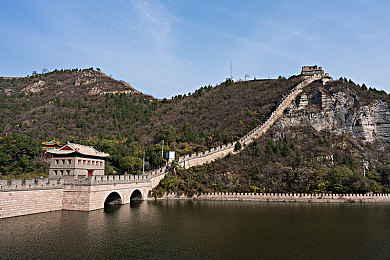 商丘师范学院东边那条街,古城新颜，商丘师范学院东街魅力绽放-1