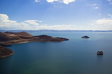 连绵起伏的山峰像什么比喻句,自然奇观：山川画卷的魅力-2