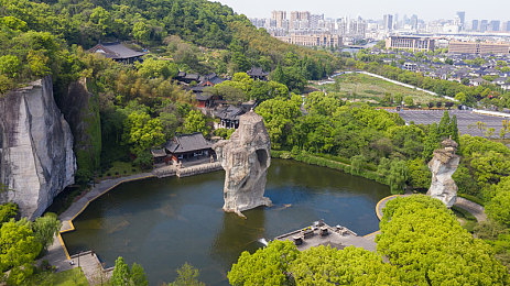 原神女角色被盗宝团抓住图片,游戏惊魂：玩家被困城堡，神秘盗宝团曝光-2
