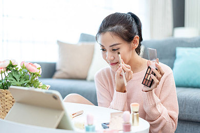 桃子冰妈妈本人照片大全,优雅妈妈风采，时尚爱心兼备-2