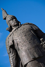 八重神子被丘丘人抓去繁殖后代的视频,神秘少女遭遇黑市，真相令人震惊