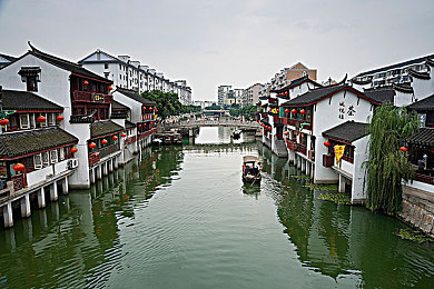 屏住呼吸1在线观看免费版高清,惊悚巨作免费看，古堡之谜等你解-3