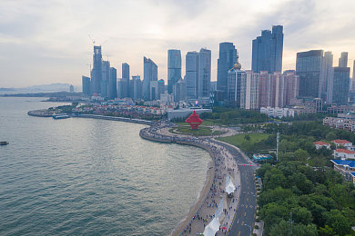 只要爸爸不在家妈妈就是你,“爸爸缺席，妈妈成顶梁柱：家庭关系新启示”-3