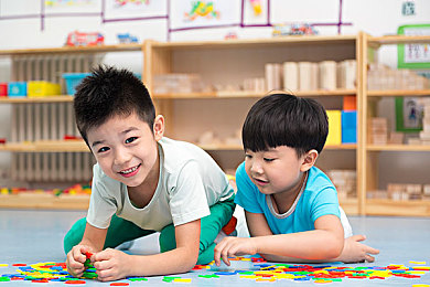 大人一字马压腿疼哭训练,“疼痛与收获：揭秘成年一字马练习之路”-3