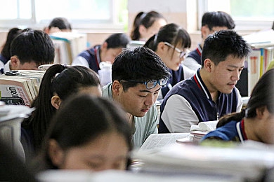 妈咪湿了的三角裤,尴尬瞬间：妈咪湿裤惊呆家人