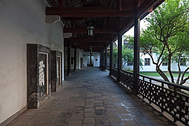 伸进她的小内裤里疯狂揉摸动漫,动漫恶俗事件引众怒，文化底线不容触-3