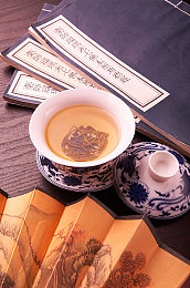 别摸了 啊 嗯上课呢h鹿晗,明星鹿晗跨界游戏，引发热议！-2
