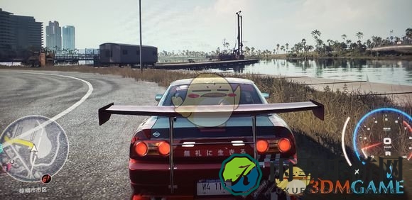 《极品飞车21：热度》快速摆脱警察追击的方法